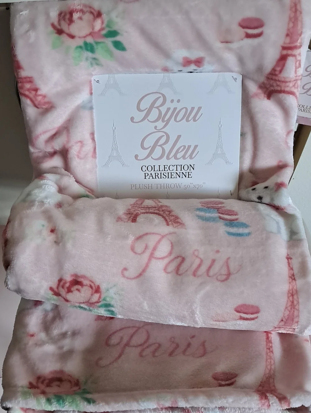Bijou Bleu Paris Plush Throw - Pink Parisian Print